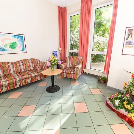 Akzent Parkhotel 3* トレッビン