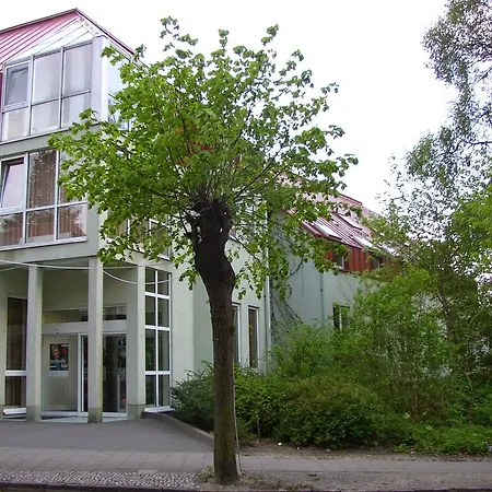 ホテル Akzent Parkhotel トレッビン
