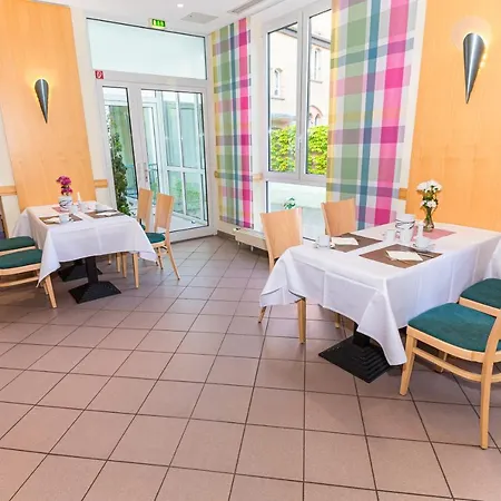 Akzent Parkhotel 3* トレッビン